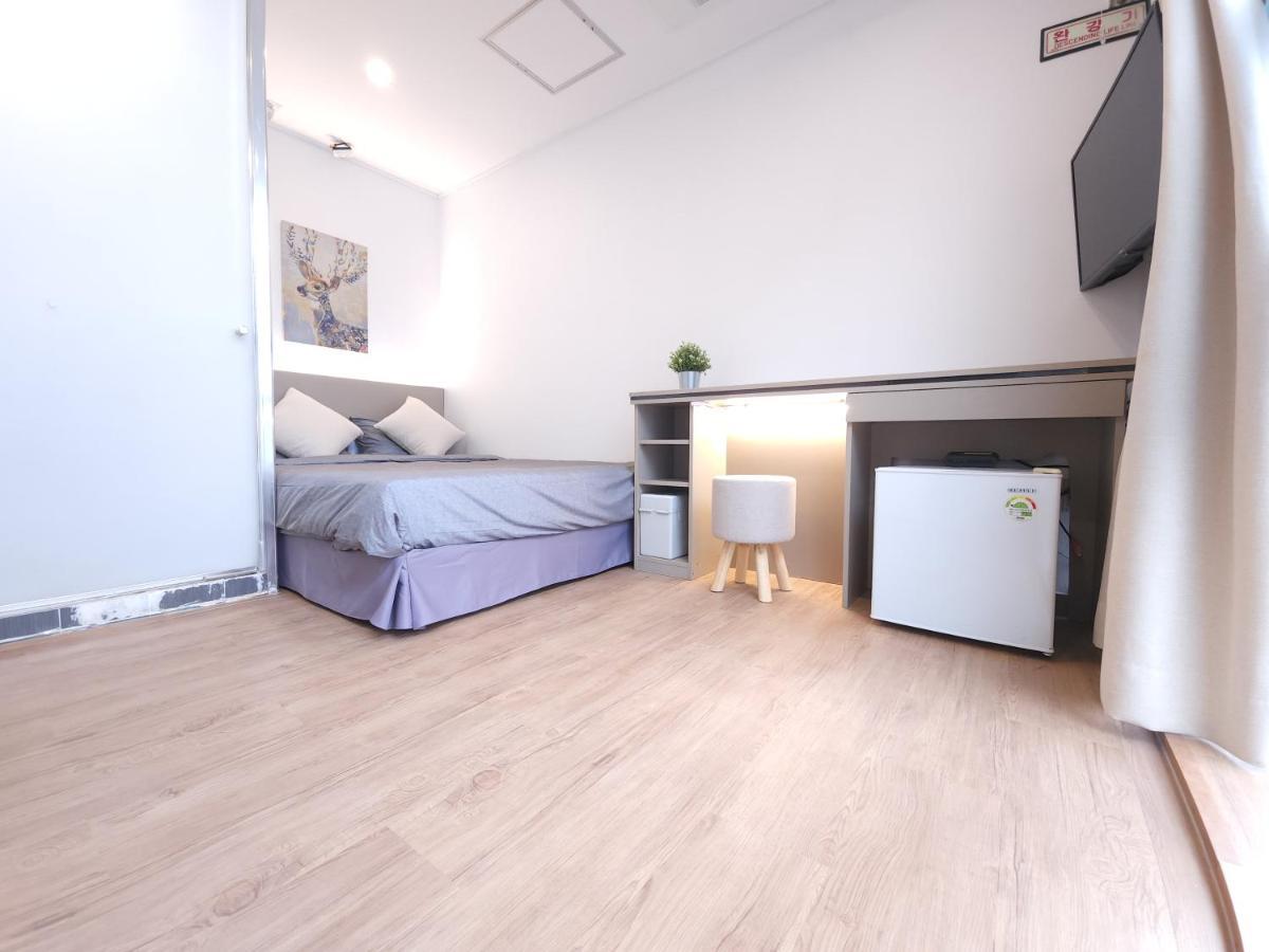 Oyo Hostel Myeongdong 2 Сеул Экстерьер фото