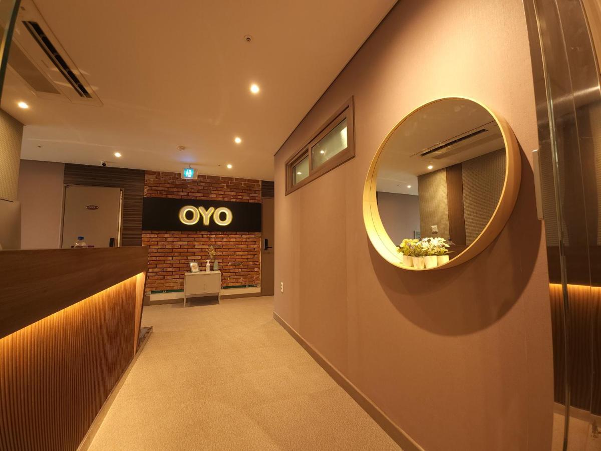 Oyo Hostel Myeongdong 2 Сеул Экстерьер фото