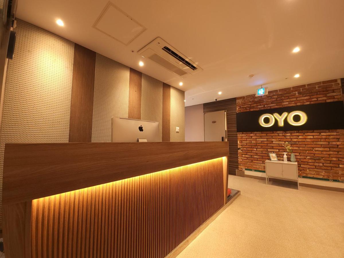 Oyo Hostel Myeongdong 2 Сеул Экстерьер фото