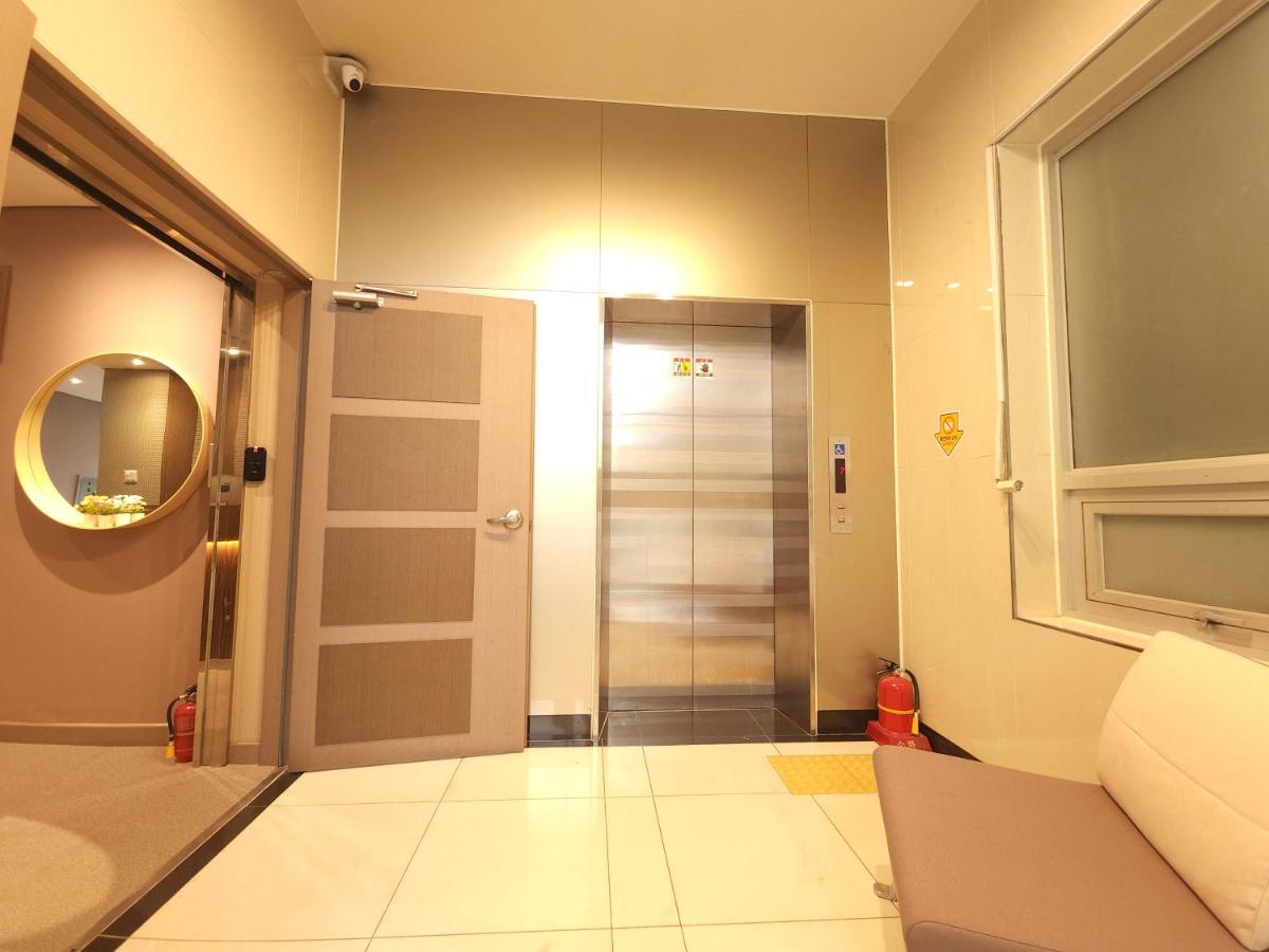 Oyo Hostel Myeongdong 2 Сеул Экстерьер фото