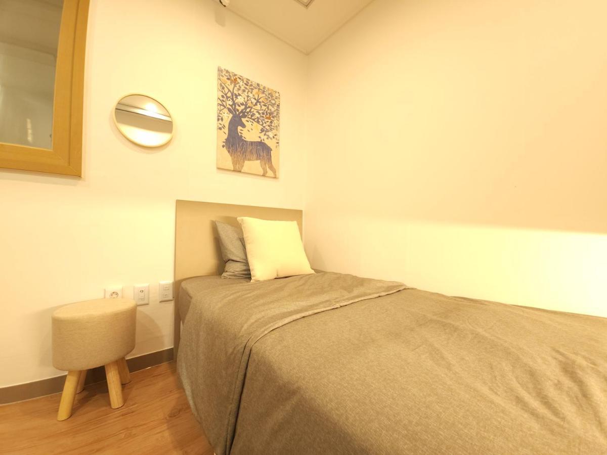 Oyo Hostel Myeongdong 2 Сеул Экстерьер фото