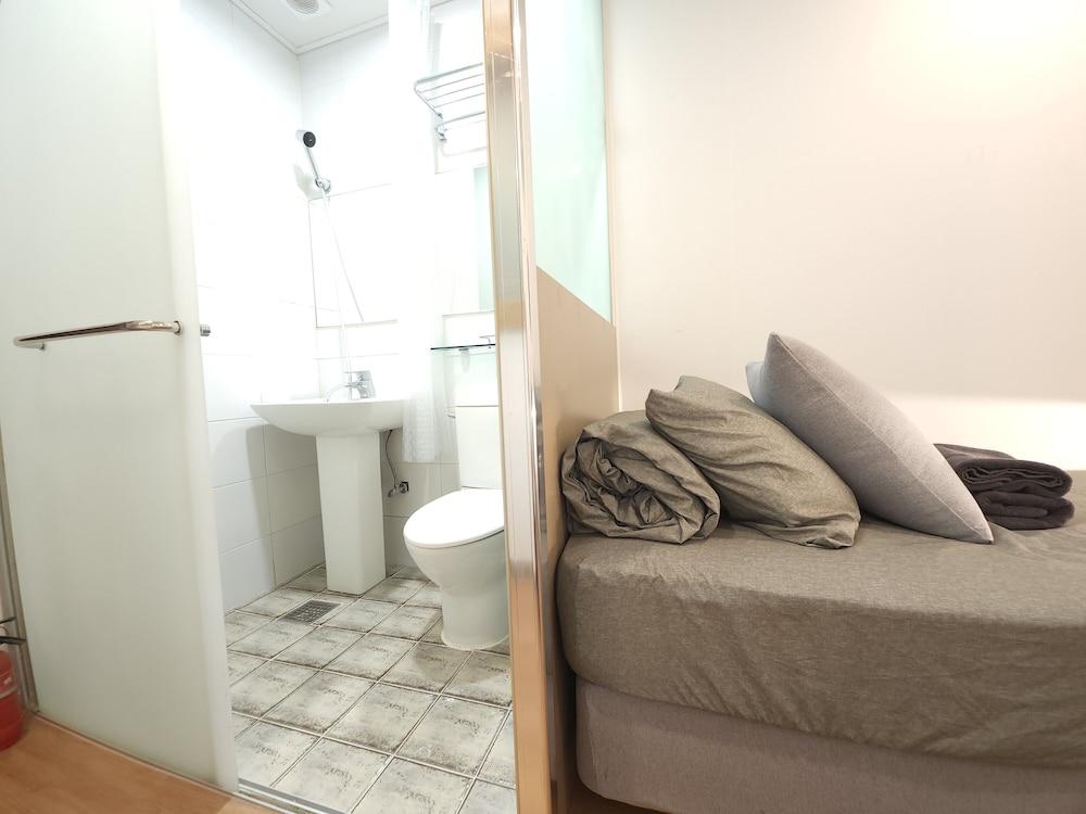 Oyo Hostel Myeongdong 2 Сеул Экстерьер фото
