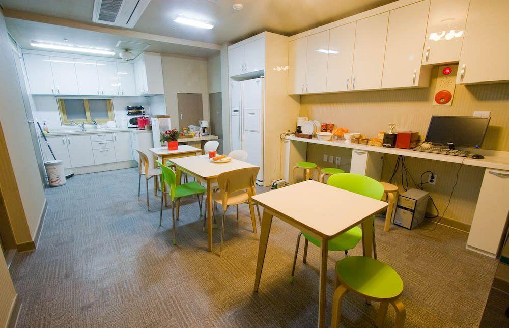 Oyo Hostel Myeongdong 2 Сеул Экстерьер фото
