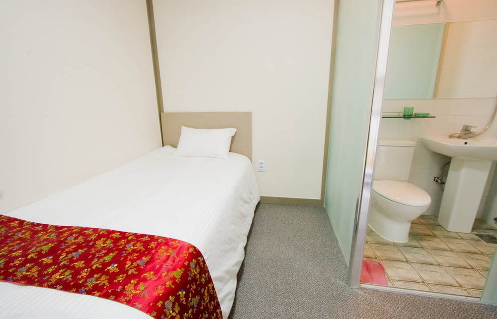 Oyo Hostel Myeongdong 2 Сеул Экстерьер фото