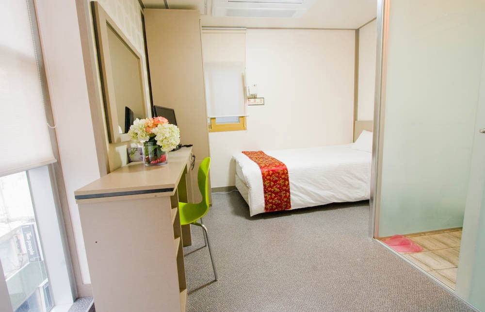 Oyo Hostel Myeongdong 2 Сеул Экстерьер фото