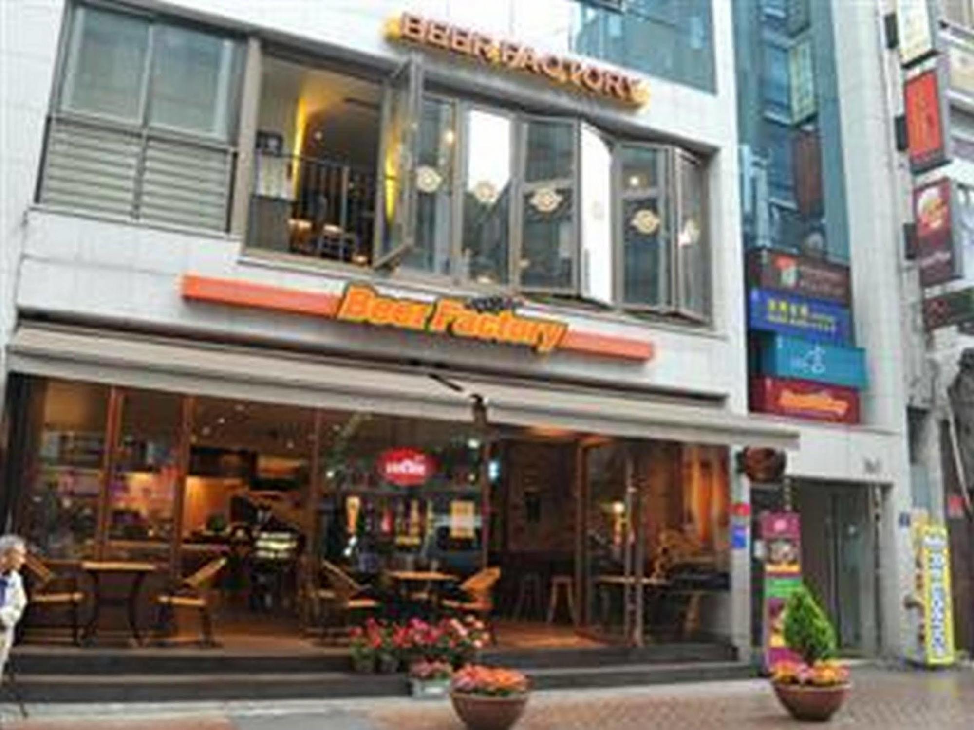 Oyo Hostel Myeongdong 2 Сеул Экстерьер фото